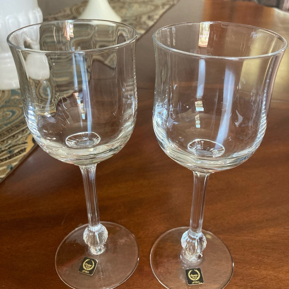 Pair “Chantilly” by Carico crystal wine glasses